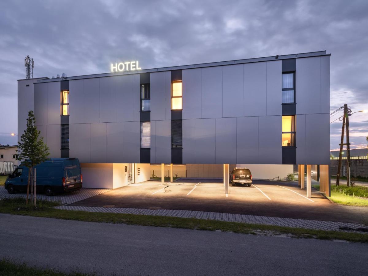 Hotel At Home - Late Arrival Self Check In Graz Exteriör bild